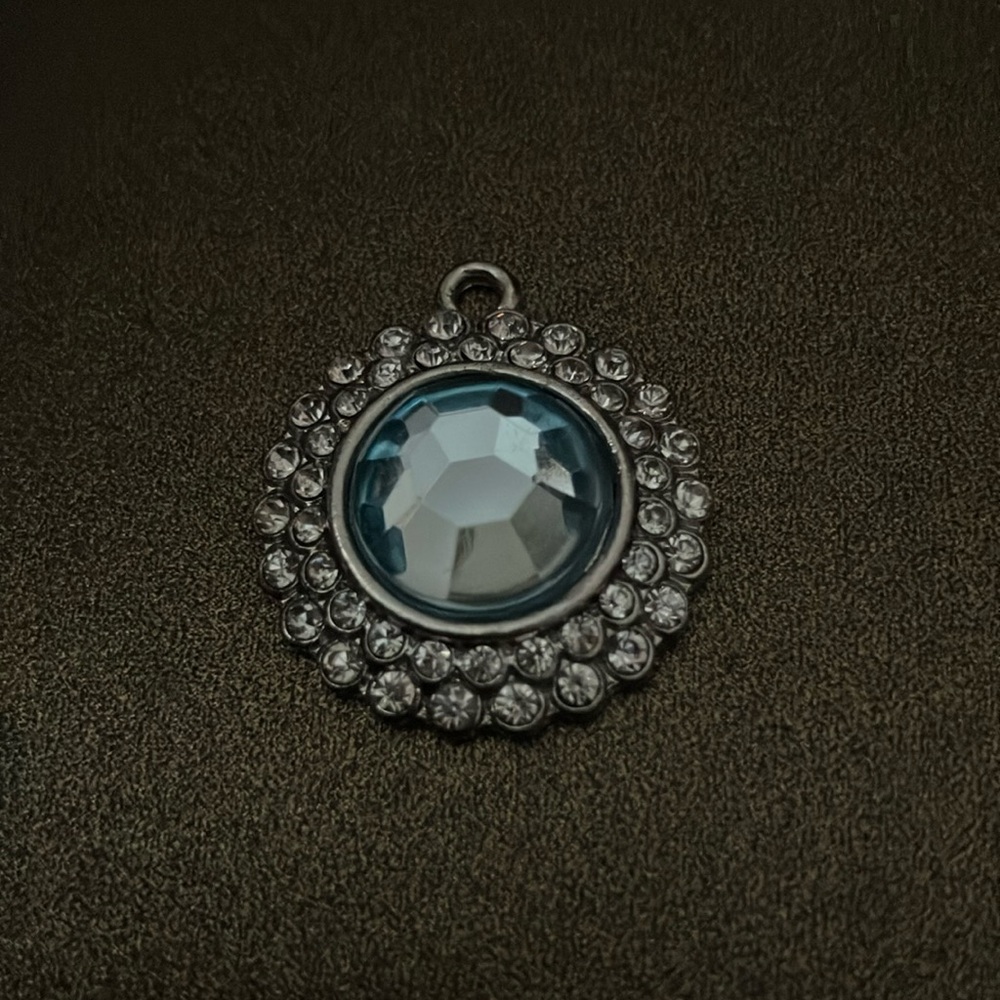 Stunning pendant!